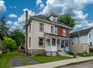 282 Sydenham St, Gananoque, ON K7G 1C3