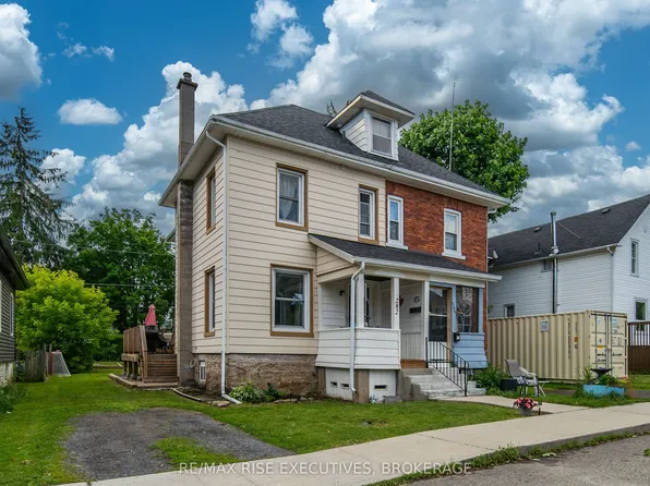 282 Sydenham St, Gananoque, ON K7G 1C3