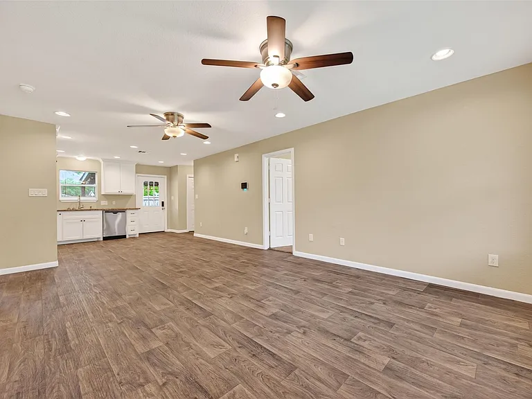 1708 Sycamore Ave — Photo 5