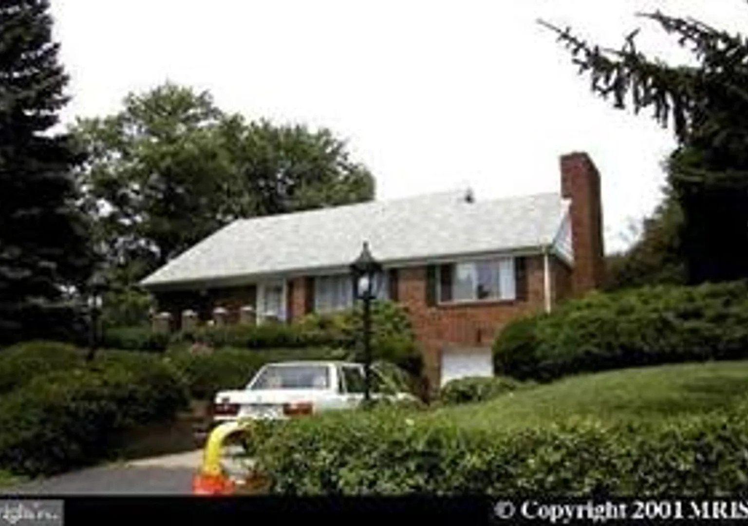 Single Family Home Near Urbana With Some Upgrades, Wood Floor On Main And Bedroom Level — Photo 1