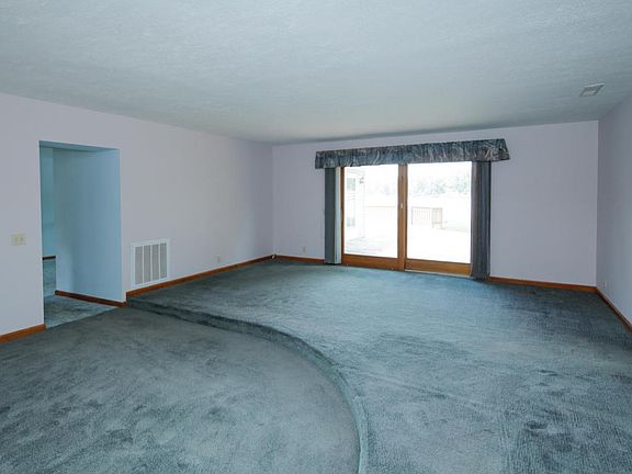 819 Fisher Rd-105