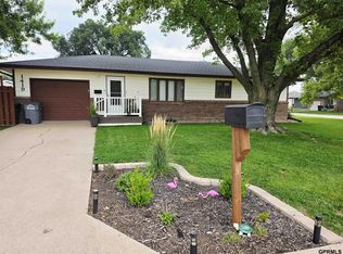 1419 E 5th St, York, NE 68467