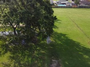 6384 Verde St, Groves, TX 77619