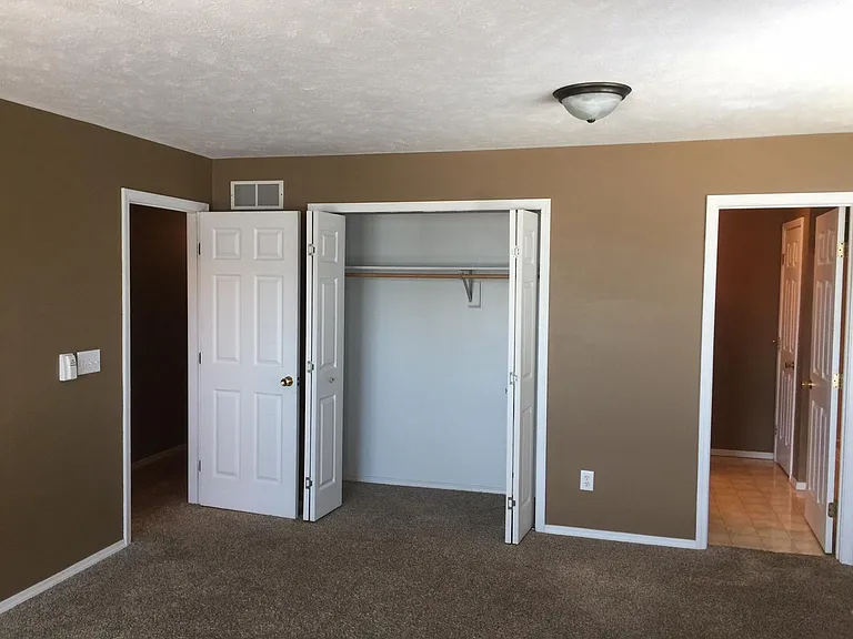 1008 Doral Dr — Photo 23
