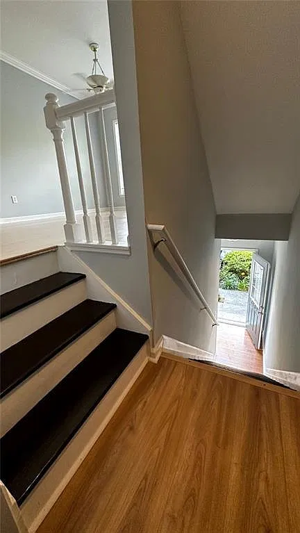 3 bed, 3.5 bath, 1634 sqft, $2,000 — Photo 3