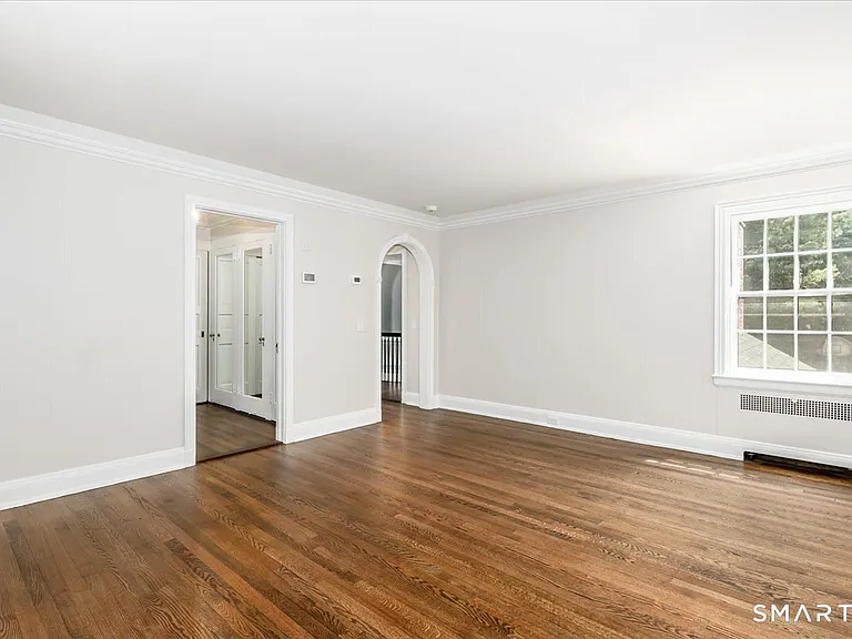 611 Westover Rd — Photo 28