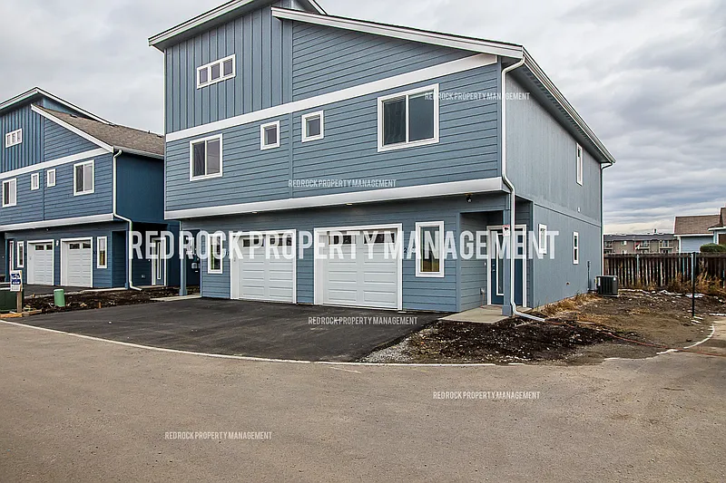 3 bed, 2.5 bath, 1490 sqft, $1,895 — Photo 2