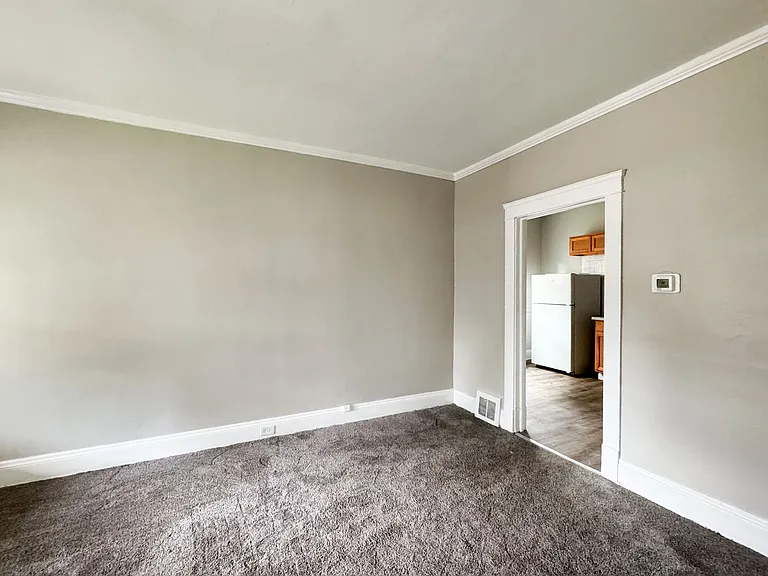 2778 E 120th St #1DOWNFRONT — Photo 7