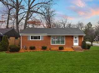 593 Woodlane Dr, Bay Village, OH