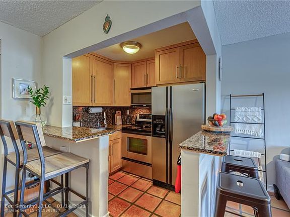 5th image of 1231 SE 1st St APT 11
