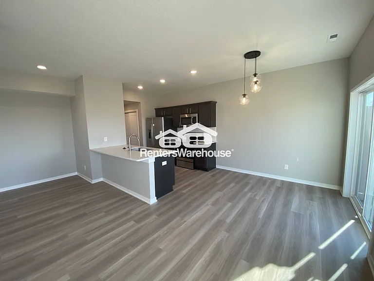 7000 Lake Ridge Ave #13 — Photo 6