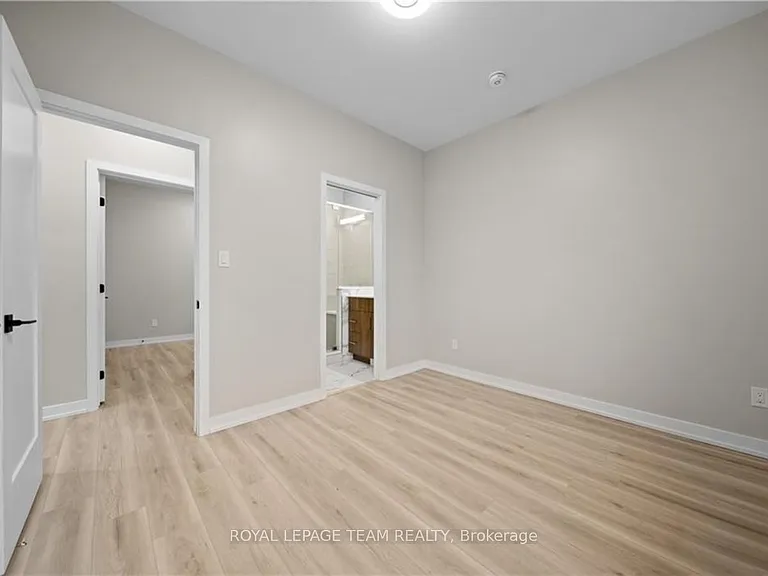 304 Lanark Ave #D — Photo 13