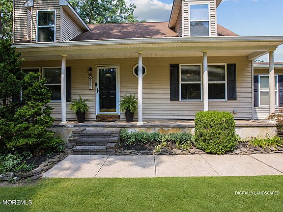 3rd image of 470 Basso Street