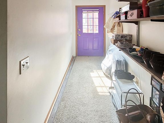 4th image of 121 E Pearl St