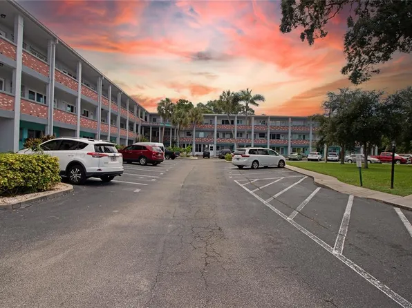 4300 58th St N APT 1923, Kenneth City, FL 33709