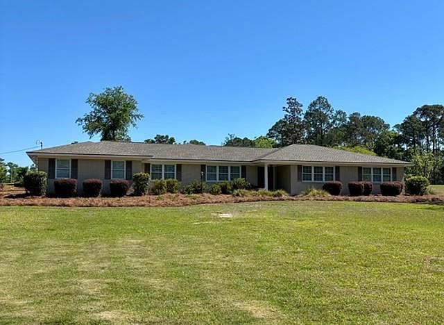 1st image of 300 Lewis Dr