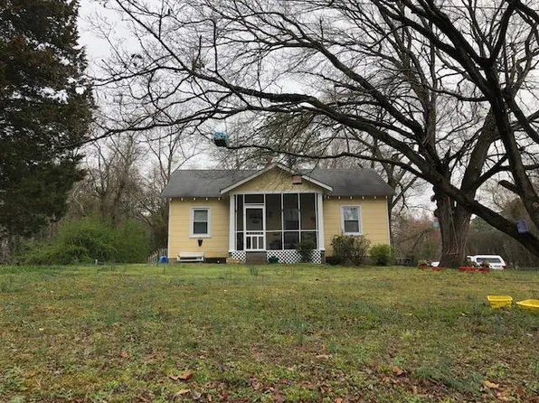 9530 Providence Rd, Richmond, VA 23236