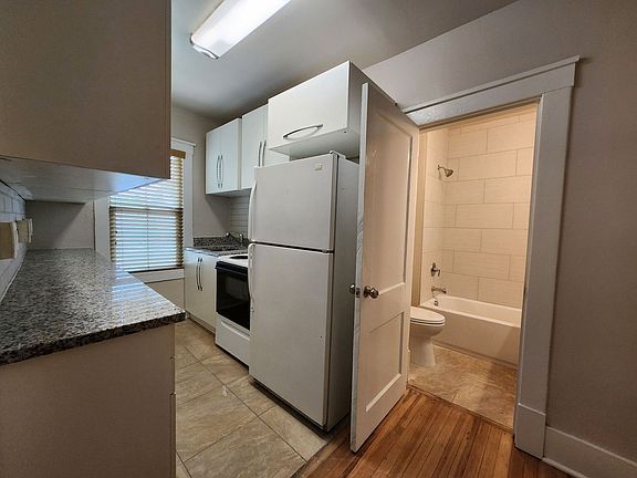 2nd image of 1000 Carteret Ave #8
