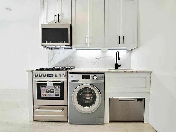 5th image of 750 Washington Ave #3