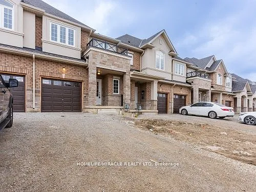 4 bed, $2,900 — Photo 2