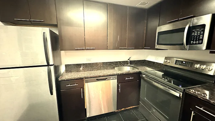 Rented by HOLTON REAL ESTATE INC. | media 3