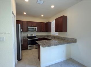 10006 W 32nd Ln UNIT 10006, Hialeah, FL 33018