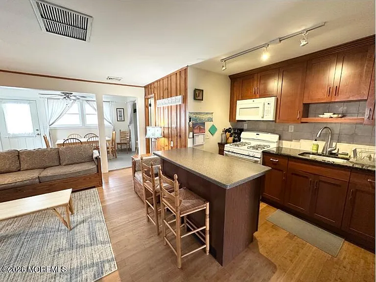 2200 Oceanfront — Photo 15