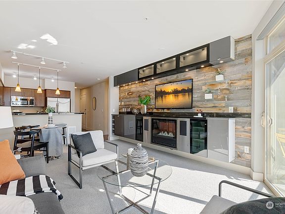 3rd image of 5650 24th Avenue NW #407