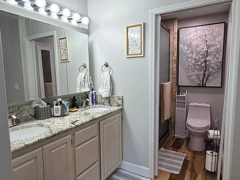 2637 Afton Pl NE — Photo 16