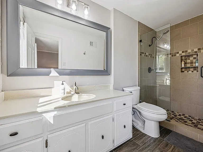 8021 Brooxie Cv — Photo 5