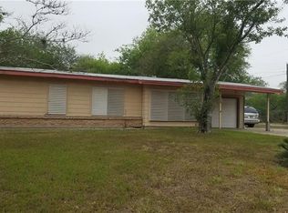 911 Highland Ave, Alice, TX 78332