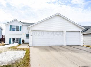 3040 35th Ave S, Fargo, ND 58104