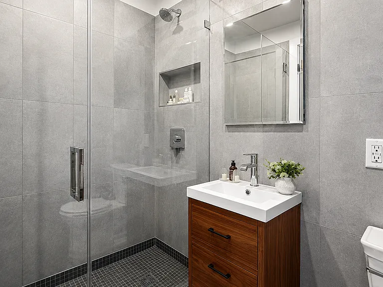 327 Henry St #3F — Photo 5