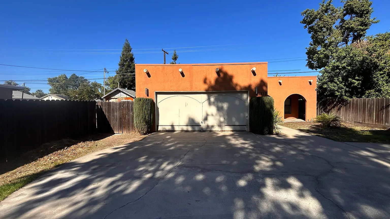 1337 W Orangeburg Ave photo 1