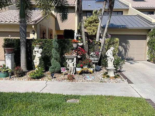 1985 Canterbury Cir, Wellington, FL 33414