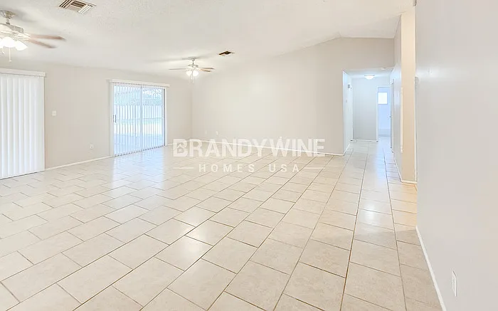 28305 International Ct — Photo 8