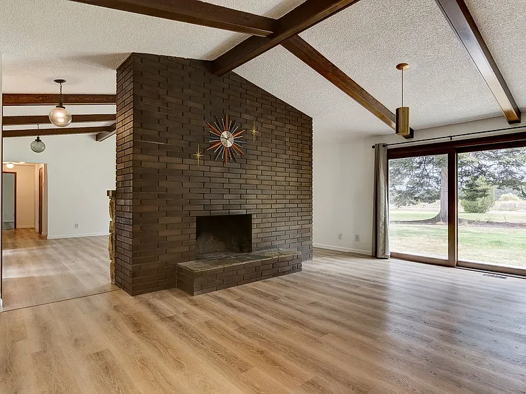 2156 Fairway Ln — Photo 7