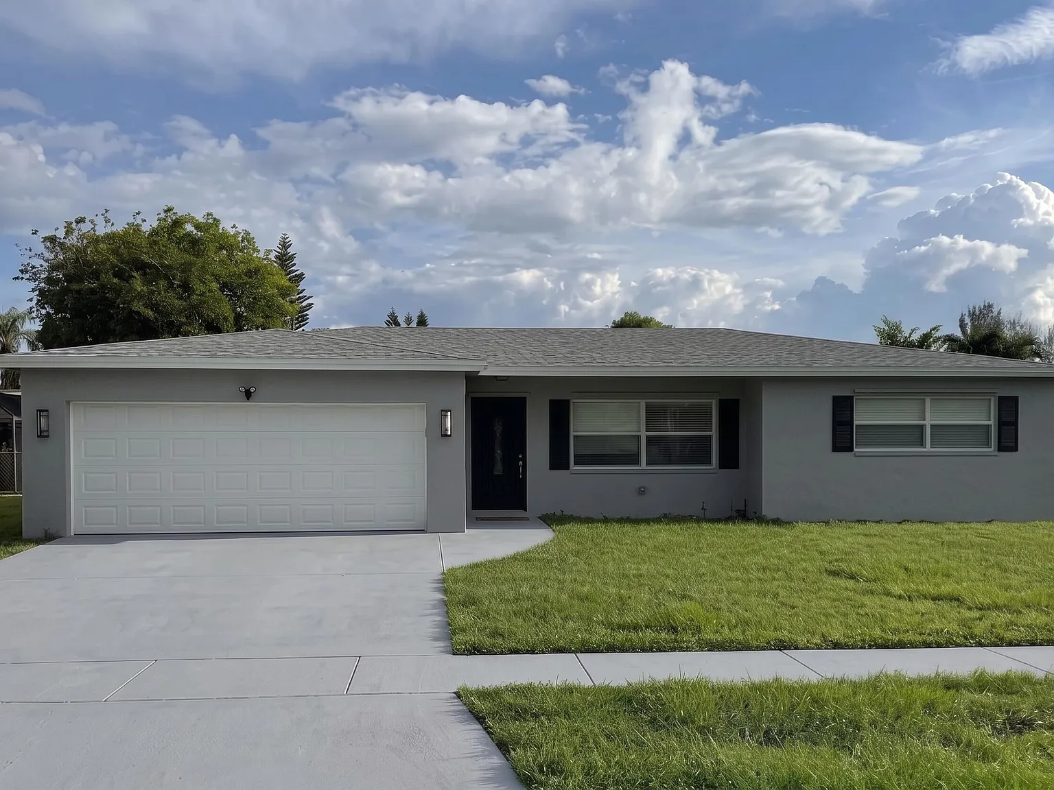 3 bed, 2.0 bath, 1254 sqft, $3,900 — Photo 1