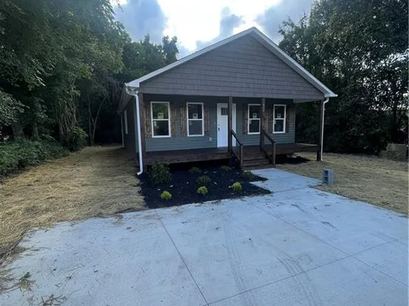 404 Sullivan St, Thomasville, NC 27360