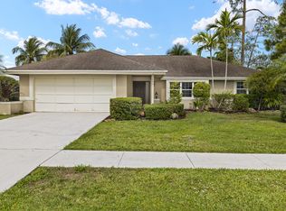 645 Carnation Ct, Wellington, FL 33414
