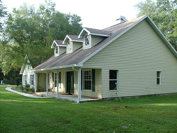 Front of home looking south
