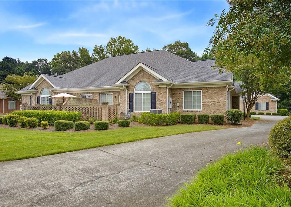 1st image of 4704 Rose Arbor Dr NW #8