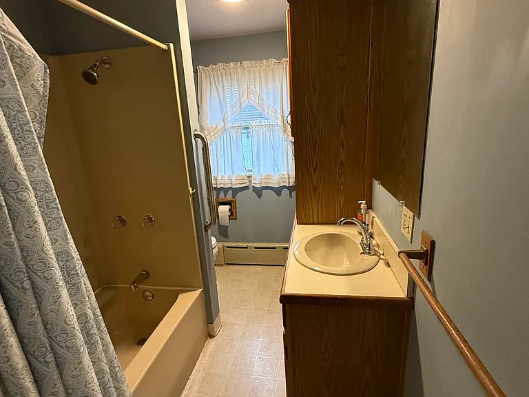 1760 Wayne Ave #1 — Photo 12