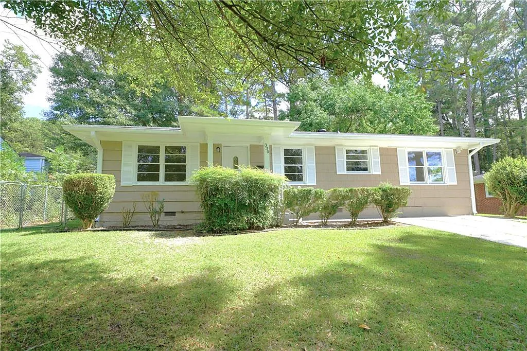 335 Flora Ave SW photo 1