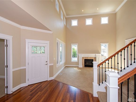 3rd image of 9922 Lake Steilacoom Dr SW