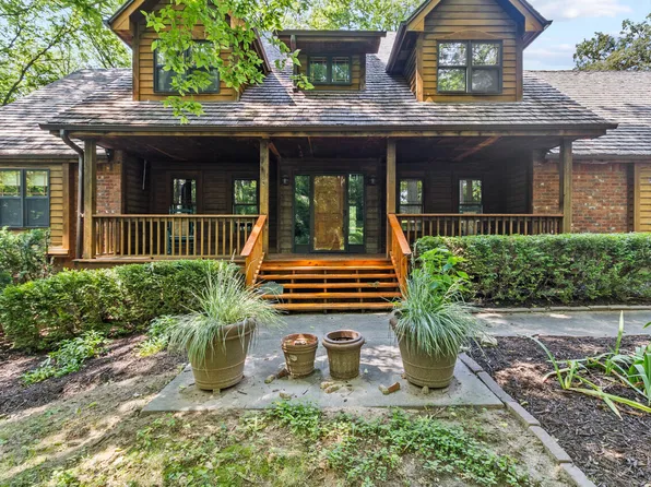 12600 Oakridge Ct, Council Bluffs, IA 51503