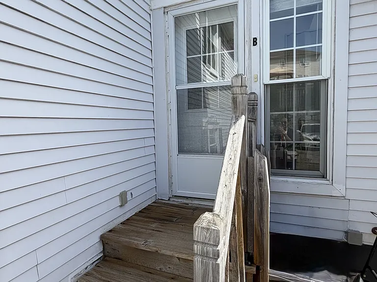 15 Milfoil Cres #B — Photo 2