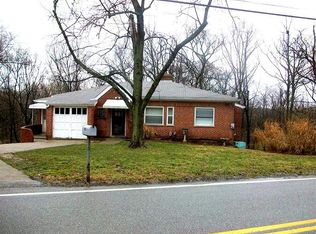 2466 Devils Backbone Rd, Cincinnati, OH 45233