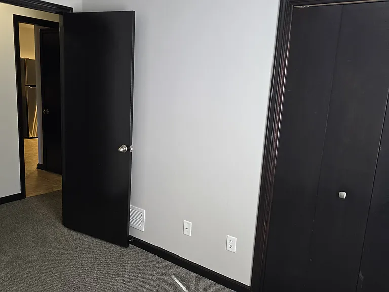 513 S Park Square Dr — Photo 13