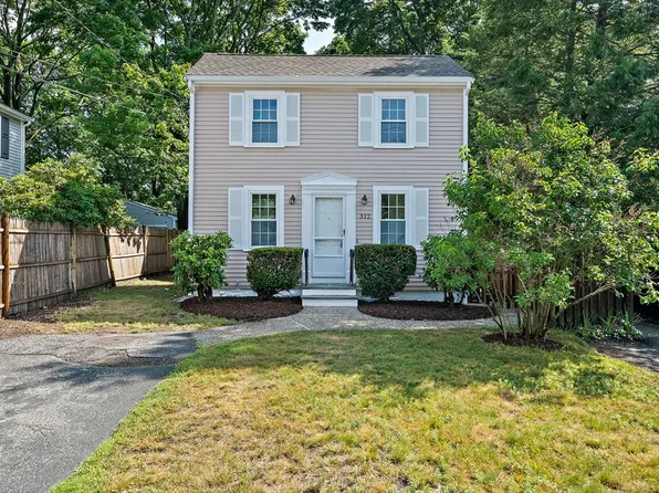 312 Hunnewell St #1, Needham Heights, MA 02494